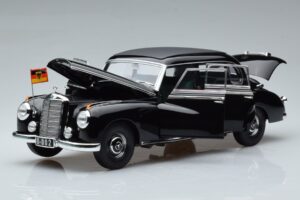 Mercedes 300 W186 Konrad Adenauer Norev 1:18 183707 Metall – Bild 2 von 9