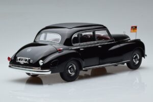 Mercedes 300 W186 Konrad Adenauer Norev 1:18 183707 Metall – Bild 3 von 9