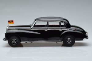 Mercedes 300 W186 Konrad Adenauer Norev 1:18 183707 Metall – Bild 5 von 9