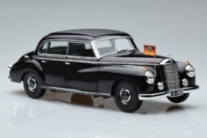 Mercedes 300 W186 Konrad Adenauer Norev 1:18 183707 Metall – Bild 6 von 9