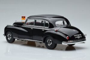 Mercedes 300 W186 Konrad Adenauer Norev 1:18 183707 Metall – Bild 7 von 9
