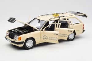 Mercedes 300D S124 T-Modell Hellelfenbein Taxi Händler Edition Norev 1:18 B66040702 Metall – Bild 2 von 8
