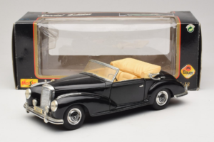 Mercedes 300S Schwarz Maisto 1:18 52116-P1 Metall – Bild 8 von 8