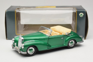 Mercedes 300S Cabriolet Green Metallic Maisto 1:18 52116 Metall – Bild 7 von 7