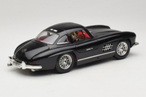 Mercedes 300SL Schwarz Bburago 1:18 3015-M3 Metall – Bild 3 von 8