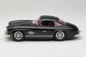 Mercedes 300SL Schwarz Bburago 1:18 3015-M3 Metall – Bild 4 von 8