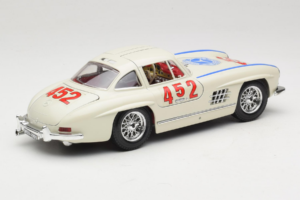Mercedes 300SL #452 Mille Miglia 1955 Weiss Bburago 1:18 3015-M2 Metall – Bild 3 von 8