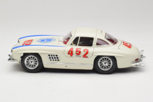 Mercedes 300SL #452 Mille Miglia 1955 Weiss Bburago 1:18 3015-M2 Metall – Bild 4 von 8