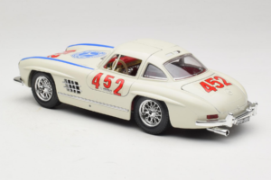 Mercedes 300SL #452 Mille Miglia 1955 Weiss Bburago 1:18 3015-M2 Metall – Bild 7 von 8