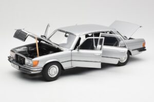 Mercedes 450 SEL 6.9 W116 Silber Revell 1:18 8955 Metall – Bild 2 von 8