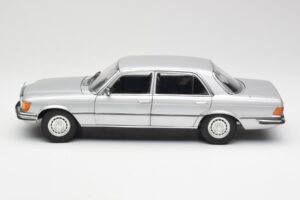 Mercedes 450 SEL 6.9 W116 Silber Revell 1:18 8955 Metall – Bild 4 von 8