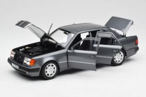 Mercedes 500 E W124 Pearl Grau Norev 1:18 183946 Metall – Bild 2 von 8