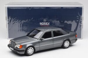Mercedes 500 E W124 Pearl Grau Norev 1:18 183946 Metall – Bild 8 von 8
