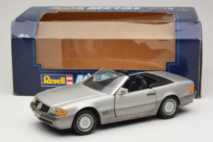 Mercedes SL 500 R129 Silber Revell 1:18 8801-P1 Metall – Bild 8 von 8
