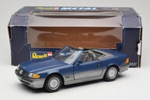 Mercedes SL 500 R129 Nautic Blue Metallic Revell 1:18 8081 Metall – Bild 8 von 8