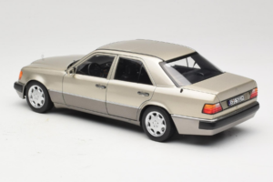 Mercedes 500E W124 Smoke Silver Händler Edition Norev 1:18 B66040724 Metall – Bild 7 von 8