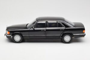 Mercedes 560 SEL W126 Schwarz Händler Edition Norev 1:18 B66040599 Metall – Bild 4 von 8