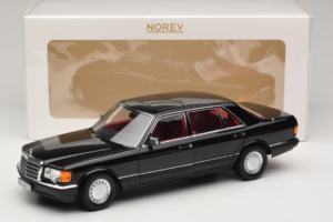 Mercedes 560 SEL W126 Schwarz Mit Rotem Innenraum Norev 1:18 183788 Metall – Bild 2 von 8