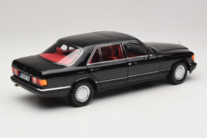 Mercedes 560 SEL W126 Schwarz Mit Rotem Innenraum Norev 1:18 183788 Metall – Bild 5 von 8