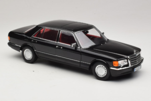 Mercedes 560 SEL W126 Schwarz Mit Rotem Innenraum Norev 1:18 183788 Metall – Bild 6 von 8