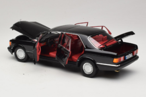 Mercedes 560 SEL W126 Schwarz Mit Rotem Innenraum Norev 1:18 183788 Metall – Bild 7 von 8