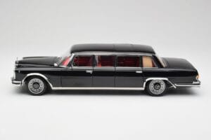 Mercedes 600 Pullman W100 Schwarz NZG 1:18 1071/50 Metall – Bild 4 von 8