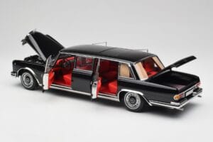 Mercedes 600 Pullman W100 Schwarz NZG 1:18 1071/50 Metall – Bild 5 von 8