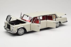 Mercedes 600 Pullman W100 Hellgrau NZG 1:18 B66040708 Metall – Bild 2 von 8
