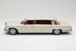 Mercedes 600 Pullman W100 Hellgrau NZG 1:18 B66040708 Metall – Bild 4 von 8
