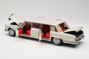 Mercedes 600 Pullman W100 Hellgrau NZG 1:18 B66040708 Metall – Bild 5 von 8