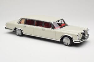 Mercedes 600 Pullman W100 Hellgrau NZG 1:18 B66040708 Metall – Bild 6 von 8