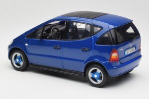 Mercedes A-Class W168 Dunkelblau Maisto 1:18 B66005219 Metall – Bild 7 von 8