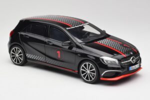 Mercedes A-Class W176 AMG Schwarz Norev 1:18 183596 Metall – Bild 6 von 8