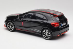 Mercedes A-Class W176 AMG Schwarz Norev 1:18 183596 Metall – Bild 7 von 8