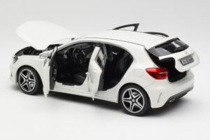 Mercedes A-Class W176 Cirrus Weiss Norev 1:18 B66960126 Metall – Bild 5 von 8