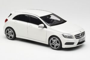 Mercedes A-Class W176 Cirrus Weiss Norev 1:18 B66960126 Metall – Bild 6 von 8