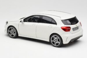 Mercedes A-Class W176 Cirrus Weiss Norev 1:18 B66960126 Metall – Bild 7 von 8