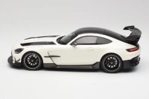 Mercedes AMG GT C190 Black Series Designo Diamond Weiss Metallic Minichamps 1:18 155032022 Metall – Bild 3 von 6