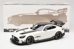 Mercedes AMG GT C190 Black Series Diamond White Metallic Minichamps 1:18 110032020 Metall – Bild 8 von 8
