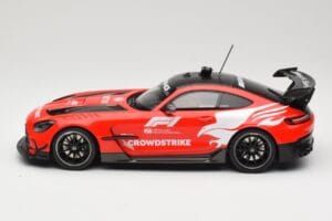 Mercedes AMG GT C190 Black Series Safety Car F1 2022 Minichamps 1:18 155032090 Metall – Bild 3 von 6