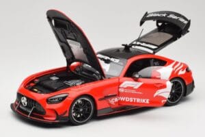 Mercedes AMG GT C190 Black Series Safety Car F1 2024 Minichamps 1:18 110032090 Metall – Bild 2 von 8