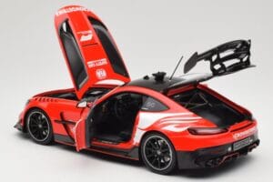 Mercedes AMG GT C190 Black Series Safety Car F1 2024 Minichamps 1:18 110032090 Metall – Bild 5 von 8