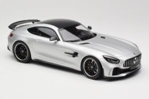 Mercedes AMG GT R C190 Silber Minichamps 1:18 155036025 Metall – Bild 4 von 6