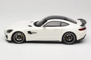 Mercedes AMG GT R C190 Weiss Metallic Minichamps 1:18 155036028 Metall – Bild 3 von 6