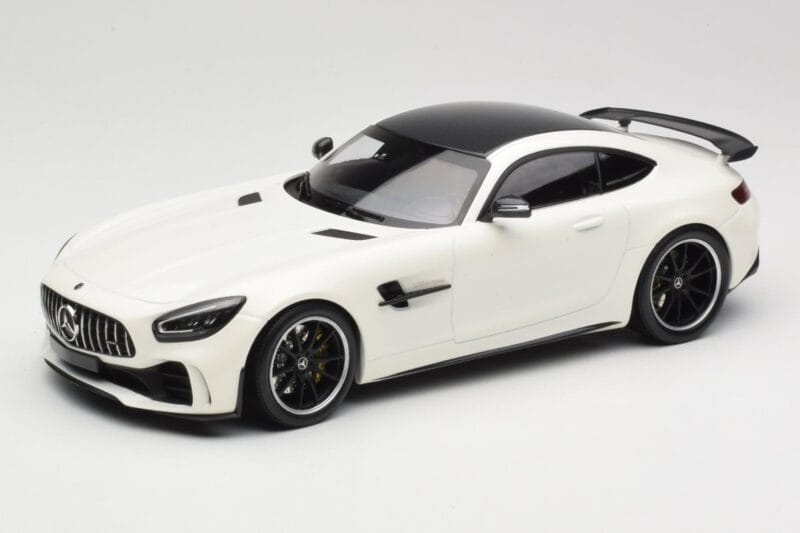 Mercedes AMG GT R C190 Weiss Metallic Minichamps 1:18 155036028 Metall