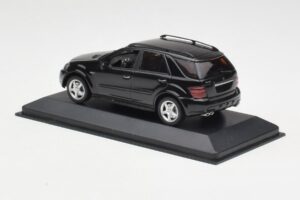 Mercedes AMG ML 63 W164 Schwarz Minichamps 1:43 400037670 Metall – Bild 3 von 4