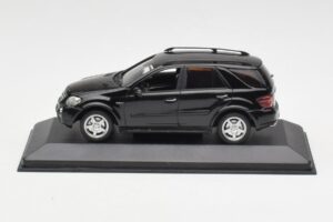Mercedes AMG ML 63 W164 Schwarz Minichamps 1:43 400037670 Metall