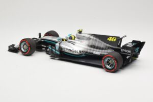 Mercedes AMG Petronas W08 V. Rossi Ride Swap Valencia December 2019 Minichamps 1:18 110191746 Metall – Bild 5 von 6