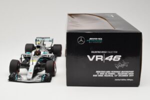 Mercedes AMG Petronas W08 V. Rossi Ride Swap Valencia December 2019 Minichamps 1:18 110191746 Metall – Bild 6 von 6