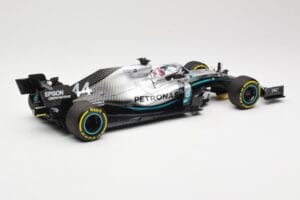 Mercedes AMG Petronas W10 #44 L. Hamilton Winner Chinese GP 2019 Minichamps 1:18 110190344 Metall – Bild 2 von 6